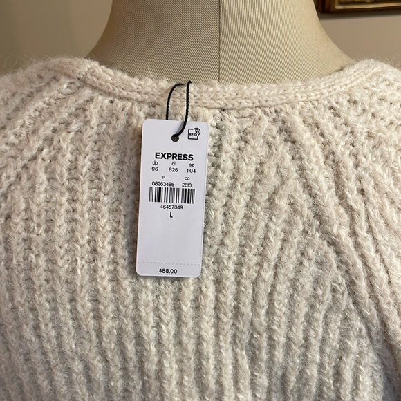 Express Sweater - Picture 5 of 11